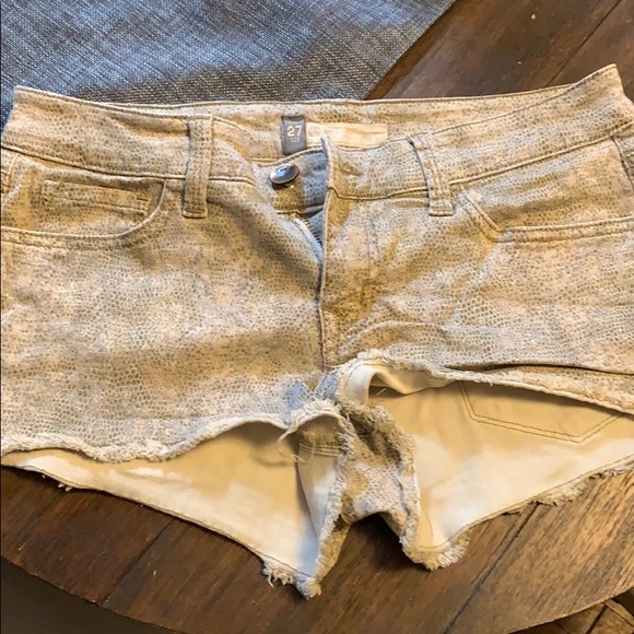 Level 99 Pants - Level 99 - size 27 Jean shorts Level 99 Pants - Level 99 - size 27 Jean shorts